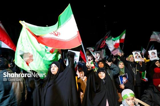 گزارش تصویری | خروش مردم انقلابی مشهد در آخرین چهارشنبه سال ۱۴۰۴ در میدان هفت‌تیر