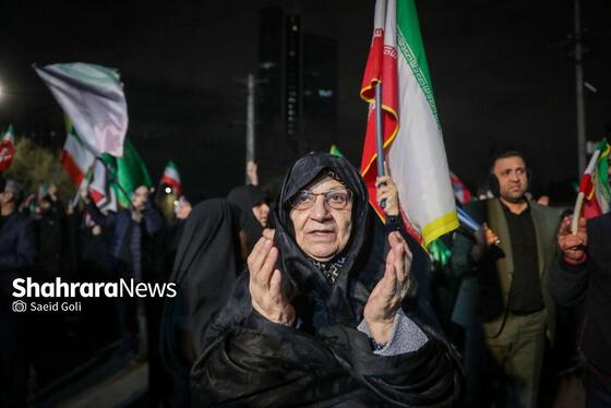 گزارش تصویری | خروش مردم انقلابی مشهد در آخرین چهارشنبه سال ۱۴۰۴ در میدان هفت‌تیر