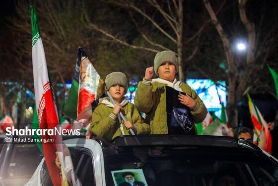گزارش تصویری | مردم انقلابی در آخرین چهارشنبه سال ۱۴۰۴ در خیابان احمدآباد مشهد