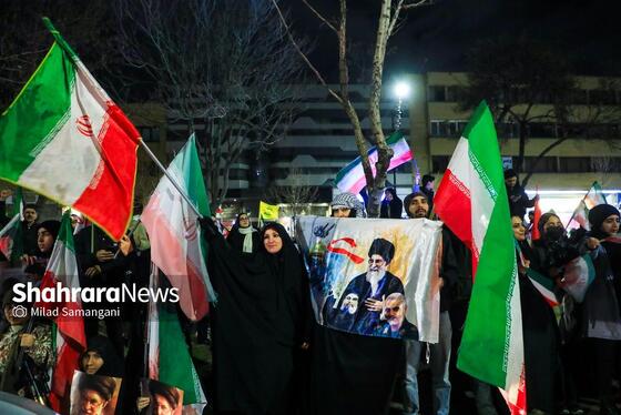 گزارش تصویری | مردم انقلابی در آخرین چهارشنبه سال ۱۴۰۴ در خیابان احمدآباد مشهد