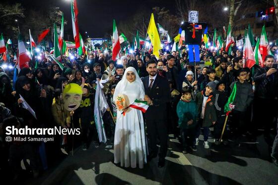 گزارش تصویری | مردم انقلابی در آخرین چهارشنبه سال ۱۴۰۴ در خیابان احمدآباد مشهد