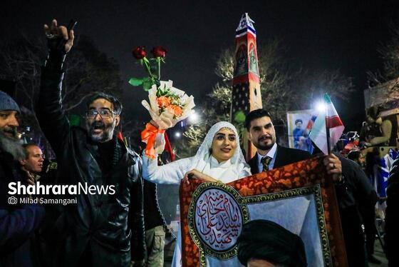 گزارش تصویری | مردم انقلابی در آخرین چهارشنبه سال ۱۴۰۴ در خیابان احمدآباد مشهد