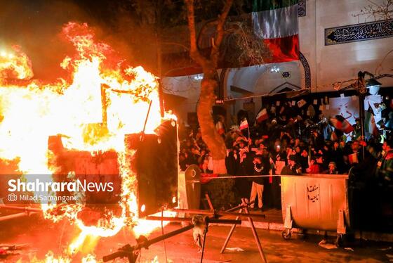 گزارش تصویری | مردم انقلابی در آخرین چهارشنبه سال ۱۴۰۴ در خیابان احمدآباد مشهد