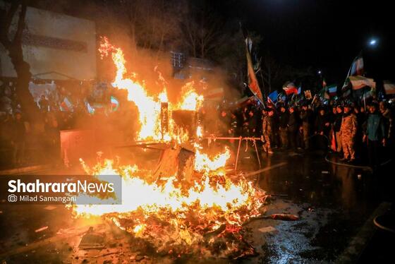گزارش تصویری | مردم انقلابی در آخرین چهارشنبه سال ۱۴۰۴ در خیابان احمدآباد مشهد