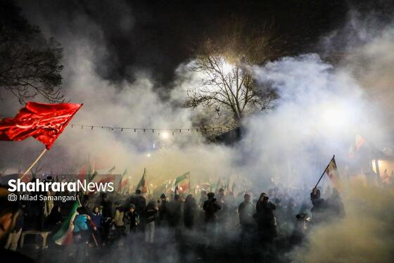 گزارش تصویری | مردم انقلابی در آخرین چهارشنبه سال ۱۴۰۴ در خیابان احمدآباد مشهد