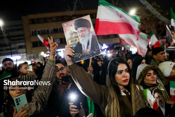 گزارش تصویری | مردم انقلابی در آخرین چهارشنبه سال ۱۴۰۴ در خیابان احمدآباد مشهد