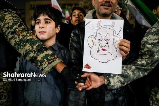 گزارش تصویری | مردم انقلابی در آخرین چهارشنبه سال ۱۴۰۴ در خیابان احمدآباد مشهد