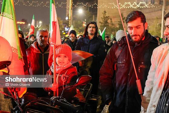 گزارش تصویری | هجدهمین شب حضور مردم مشهد در خیابان‌های شهر