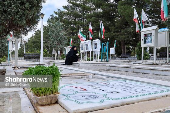 گزارش تصویری | زیارت اهل قبور در آخرین پنجشنبه سال