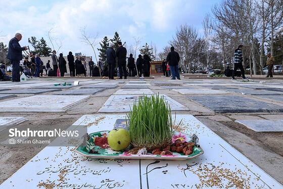 گزارش تصویری | زیارت اهل قبور در آخرین پنجشنبه سال