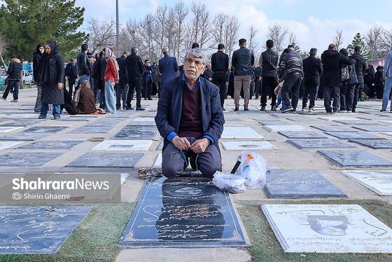 گزارش تصویری | زیارت اهل قبور در آخرین پنجشنبه سال