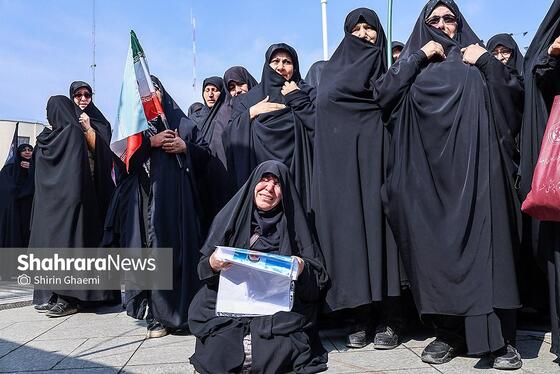 گزارش تصویری | تشییع پیکر مطهر ۶ شهید ناوهای دنا و جماران در مشهد