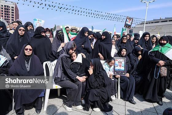 گزارش تصویری | تشییع پیکر مطهر ۶ شهید ناوهای دنا و جماران در مشهد