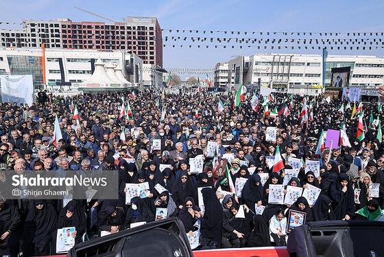 گزارش تصویری | تشییع پیکر مطهر ۶ شهید ناوهای دنا و جماران در مشهد