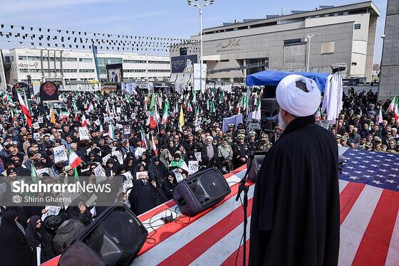 گزارش تصویری | تشییع پیکر مطهر ۶ شهید ناوهای دنا و جماران در مشهد