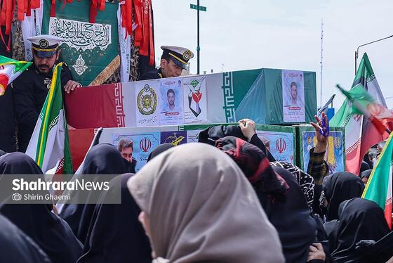 گزارش تصویری | تشییع پیکر مطهر ۶ شهید ناوهای دنا و جماران در مشهد