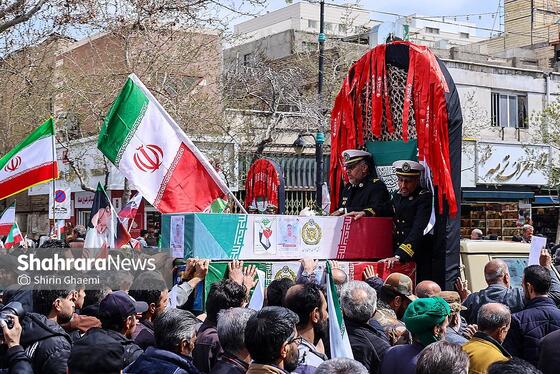 گزارش تصویری | تشییع پیکر مطهر ۶ شهید ناوهای دنا و جماران در مشهد