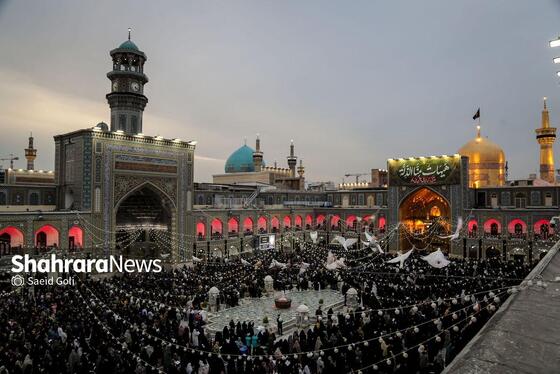 گزارش تصویری | تحویل سال نو با حضور پرشور مردم در حرم مطهر رضوی