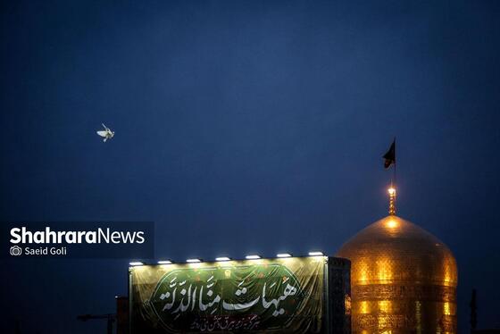 گزارش تصویری | تحویل سال نو با حضور پرشور مردم در حرم مطهر رضوی