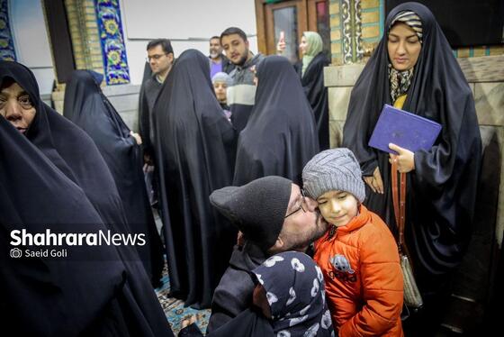 گزارش تصویری | تحویل سال نو با حضور پرشور مردم در حرم مطهر رضوی