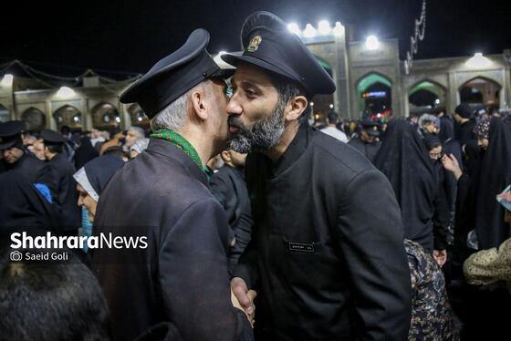 گزارش تصویری | تحویل سال نو با حضور پرشور مردم در حرم مطهر رضوی