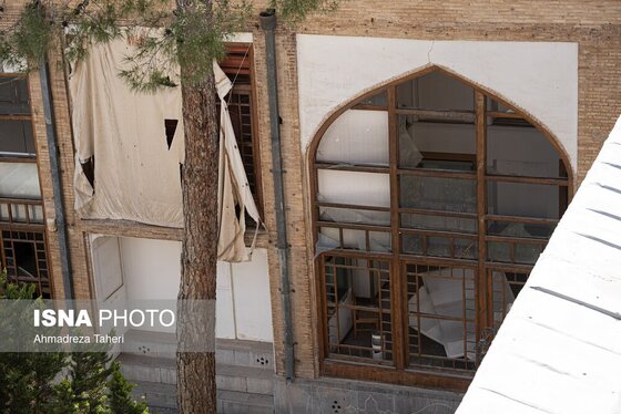 گزارش تصویری | خسارات ناشی از تجاوز هوایی آمریکایی صهیونی به عمارت تاریخی رکیب‌خانه اصفهان