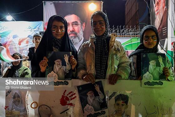 گزارش تصویری | حضور مردم مشهد در خیابان‌های شهر 
(3 فروردین ۱۴۰۵)