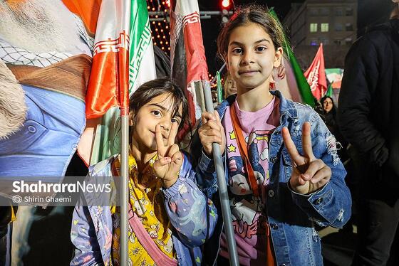 گزارش تصویری | حضور مردم مشهد در خیابان‌های شهر 
(3 فروردین ۱۴۰۵)