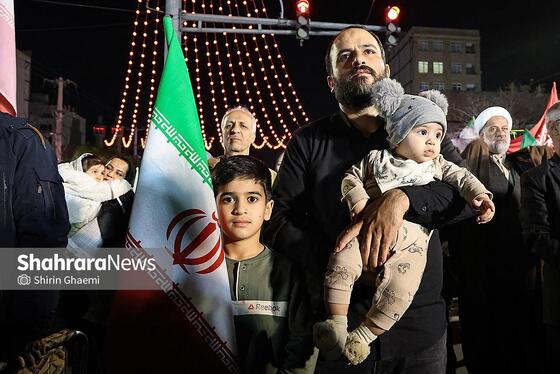 گزارش تصویری | حضور مردم مشهد در خیابان‌های شهر 
(3 فروردین ۱۴۰۵)