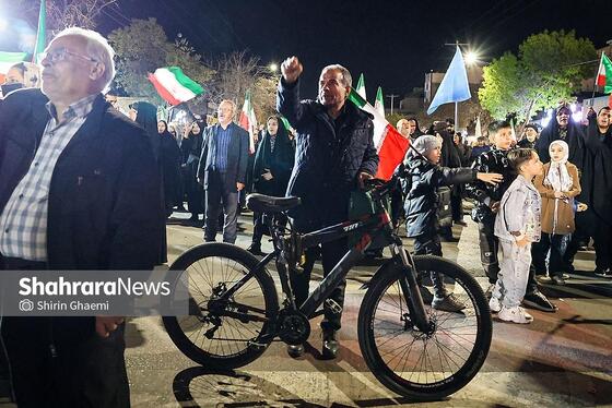 گزارش تصویری | حضور مردم مشهد در خیابان‌های شهر 
(3 فروردین ۱۴۰۵)