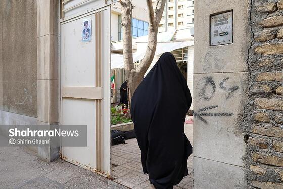 گزارش تصویری | پخت غذای نذری برای مردم حاضر در خیابان