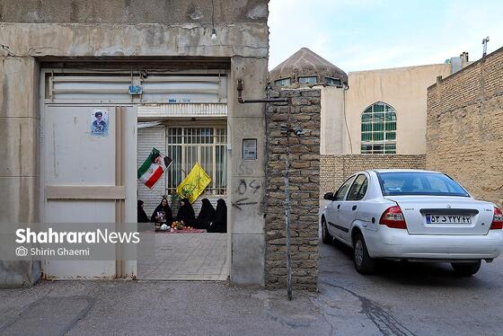 گزارش تصویری | پخت غذای نذری برای مردم حاضر در خیابان