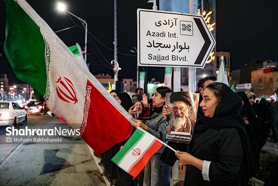 گزارش تصویری | حضور پرشور مشهدی‌ها در بیست و چهارمین شب اجتماعات خودجوش مردمی