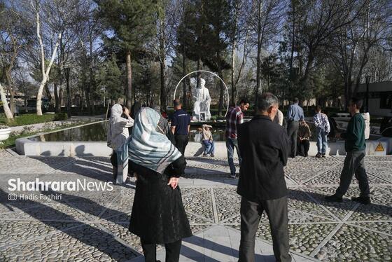 گزارش تصویری | حضور مسافران نوروزی در آرامگاه فردوسی در نوروز ۱۴۰۵
