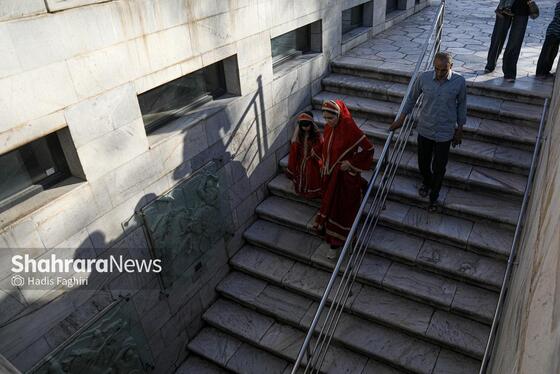 گزارش تصویری | حضور مسافران نوروزی در آرامگاه فردوسی در نوروز ۱۴۰۵