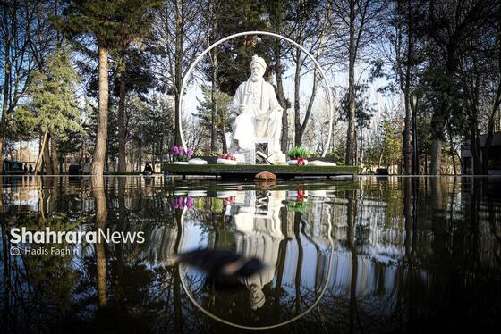 گزارش تصویری | حضور مسافران نوروزی در آرامگاه فردوسی در نوروز ۱۴۰۵