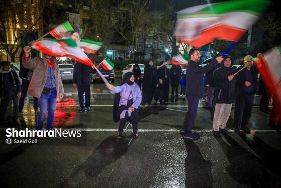 گزارش تصویری | بیست و هفتمین شب حضور حماسی مردم در شب بارانی مشهد (۷ فروردین ۱۴۰۵)