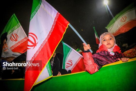 گزارش تصویری | بیست و هفتمین شب حضور حماسی مردم در شب بارانی مشهد (۷ فروردین ۱۴۰۵)