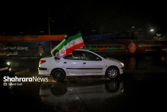 گزارش تصویری | بیست و هفتمین شب حضور حماسی مردم در شب بارانی مشهد (۷ فروردین ۱۴۰۵)