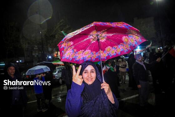 گزارش تصویری | بیست و هفتمین شب حضور حماسی مردم در شب بارانی مشهد (۷ فروردین ۱۴۰۵)