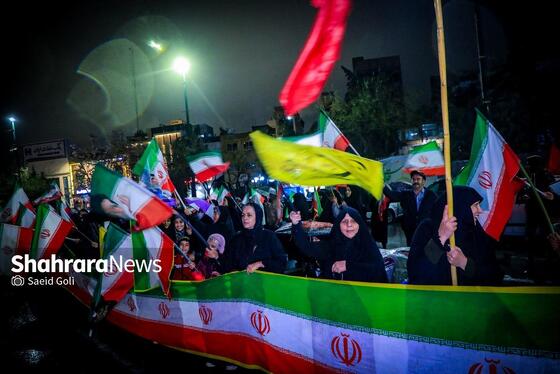 گزارش تصویری | بیست و هفتمین شب حضور حماسی مردم در شب بارانی مشهد (۷ فروردین ۱۴۰۵)