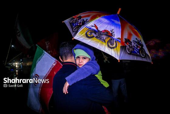 گزارش تصویری | بیست و هفتمین شب حضور حماسی مردم در شب بارانی مشهد (۷ فروردین ۱۴۰۵)