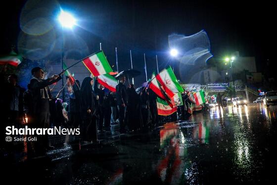 گزارش تصویری | بیست و هفتمین شب حضور حماسی مردم در شب بارانی مشهد (۷ فروردین ۱۴۰۵)