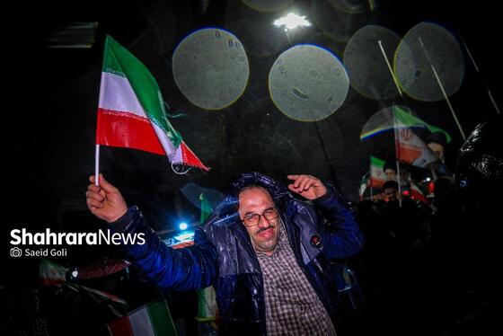 گزارش تصویری | بیست و هفتمین شب حضور حماسی مردم در شب بارانی مشهد (۷ فروردین ۱۴۰۵)