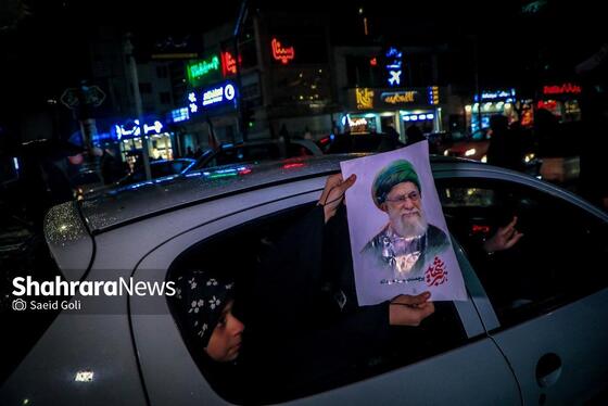 گزارش تصویری | بیست و هفتمین شب حضور حماسی مردم در شب بارانی مشهد (۷ فروردین ۱۴۰۵)