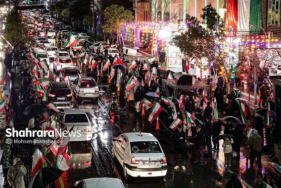 گزارش تصویری | بیست و هفتمین شب حضور حماسی مردم در شب بارانی مشهد ۲ (۷ فروردین ۱۴۰۵)