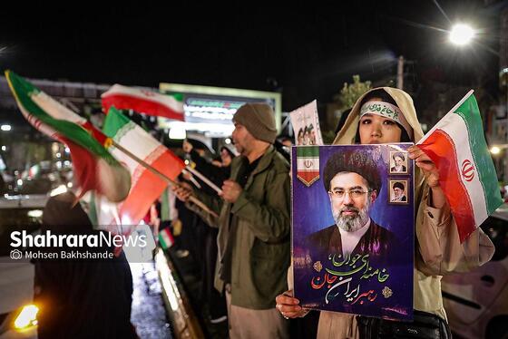 گزارش تصویری | بیست و هفتمین شب حضور حماسی مردم در شب بارانی مشهد ۲ (۷ فروردین ۱۴۰۵)