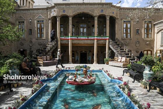 گزارش تصویری | مسافران نوروزی در خانه داروغه مشهد