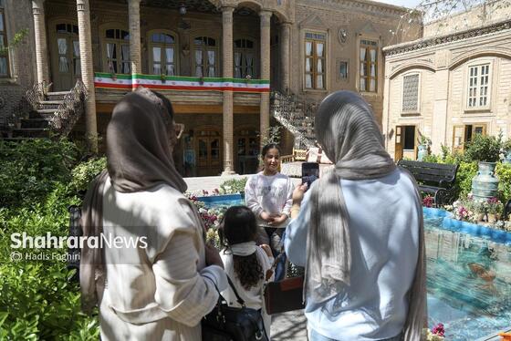 گزارش تصویری | مسافران نوروزی در خانه داروغه مشهد