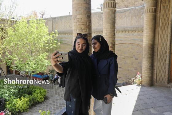 گزارش تصویری | مسافران نوروزی در خانه داروغه مشهد